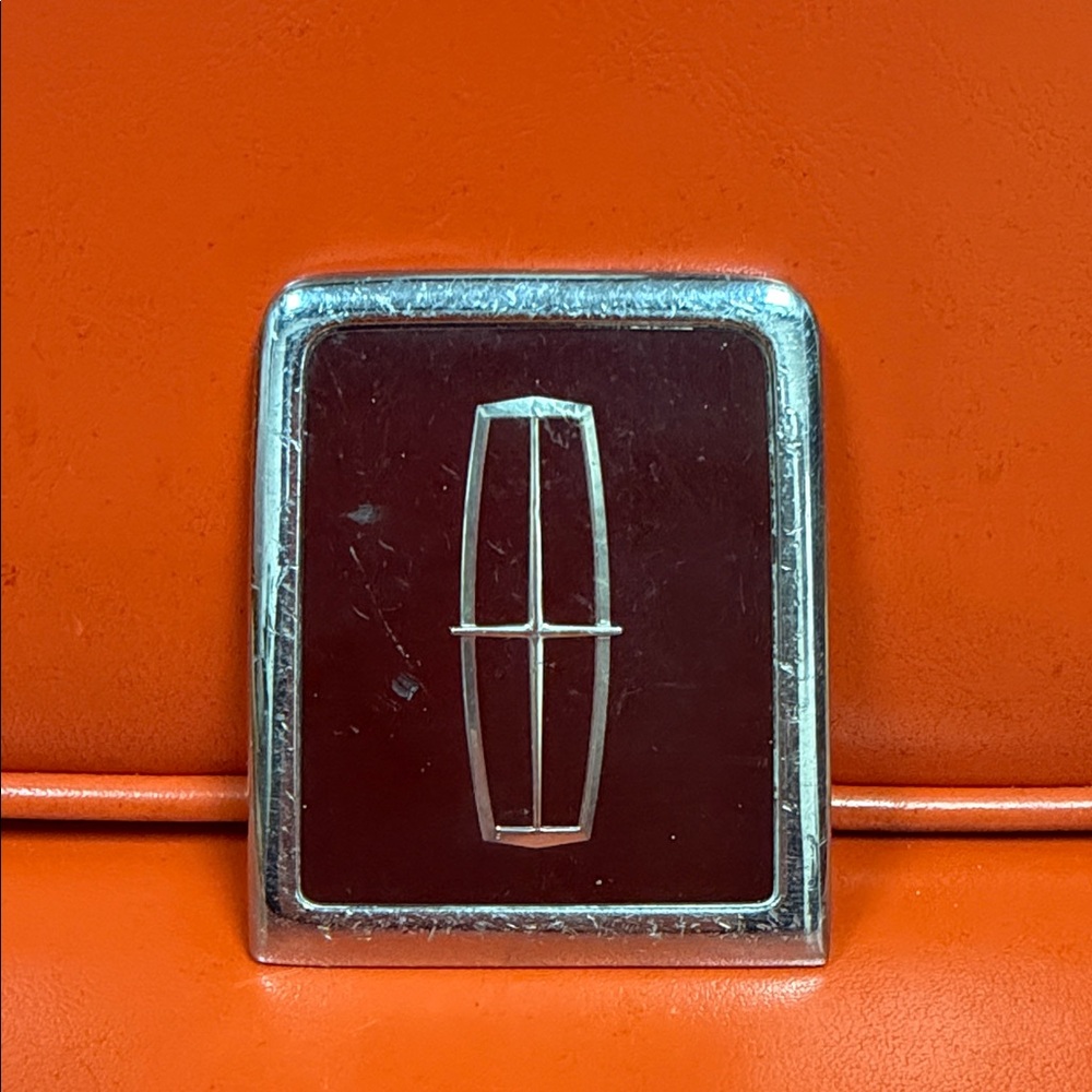 Lincoln Hood Ornament